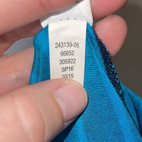 ATHLETA Blue Striped Chatarunga Capri Athletic Legging Size Small - Picture 6 of 8